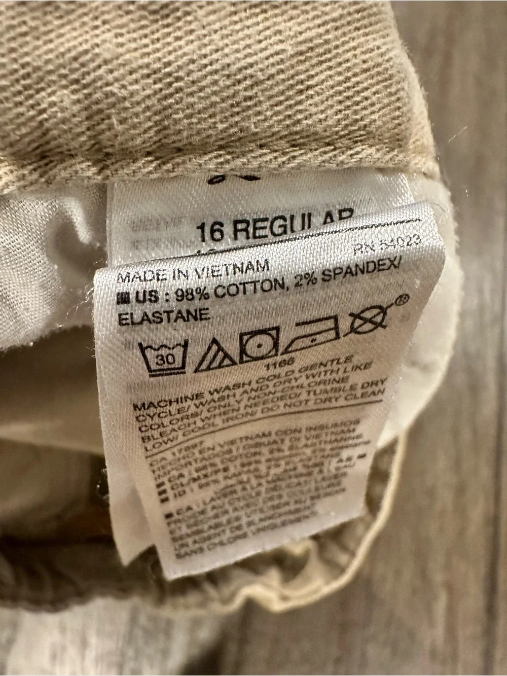 Two pairs Old Navy khaki uniform Bermuda length shorts - girls - Back-to-School
